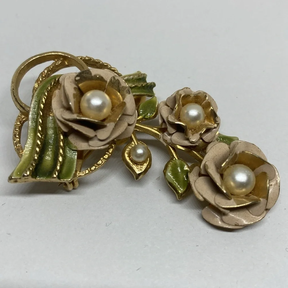 Vintage Floral Pearl Brooch​ - Picture 8 of 8